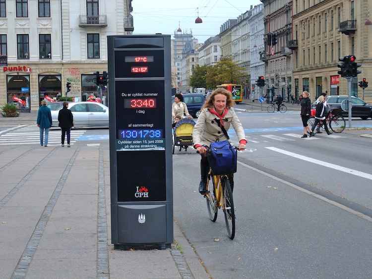 A cycle counter in Copenhagen. Kingston Council is partnering with Vivacity Labs to put AI sensors in Kingston locations to measure bike lane use (Credit: James Cridland via Wikimedia Commons)