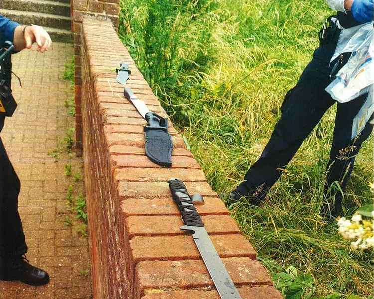 Police recover a sword and 4 knives from the armed men who entered an area in South west London (Credit: Metropolitan Police South west BCU)