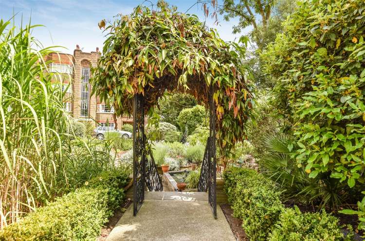 The former lodge shares stunning communal gardens with Ingram House (Photo: Gibson Lane)