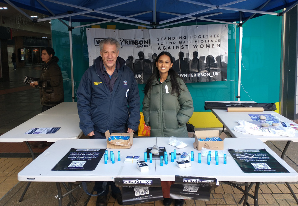 Kingston Council celebrate White Ribbon Day. (Photo: Kingston Council)