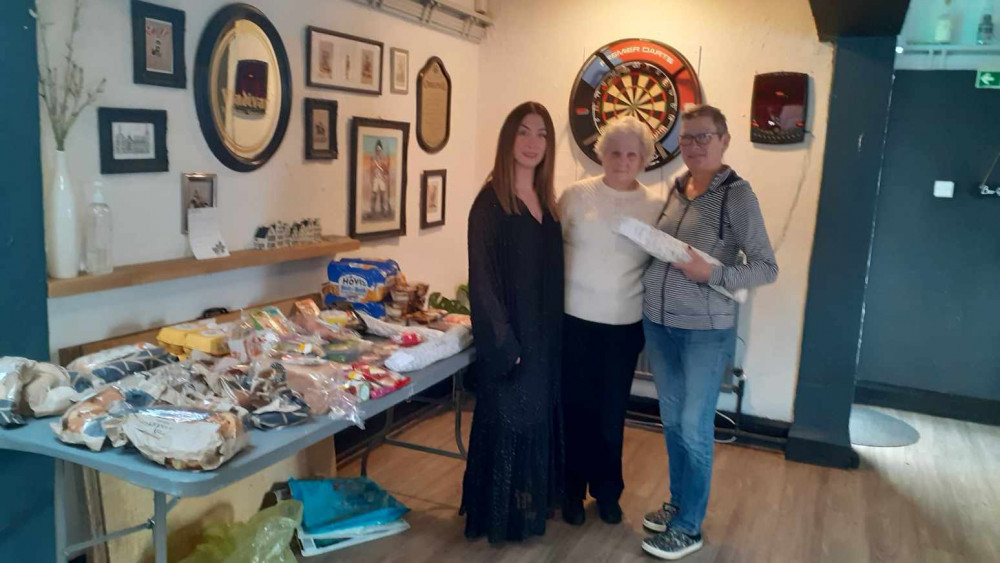 Cllr Ann Nevitt with The Military Arms' Emma Bateman and Tina Edmonstone. (Photo. Nub News)