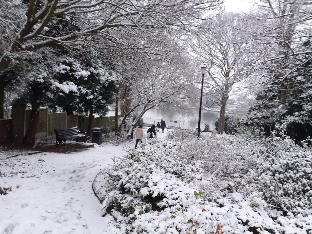 Cheshire East's gritters have been out making a roads safer. (Photo: Nub News)