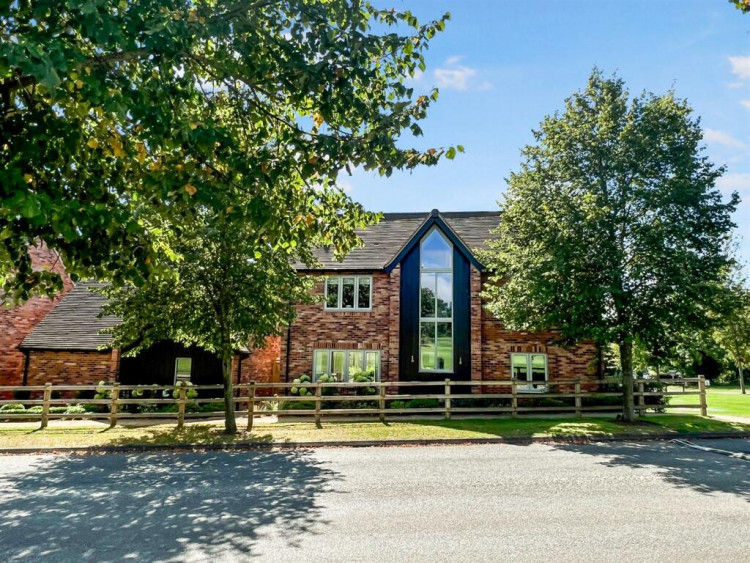 This week we have looked at a four-bedroom detached home at The Cedars in Leek Wootton for £1 million (image via Julie Philpot Residential)