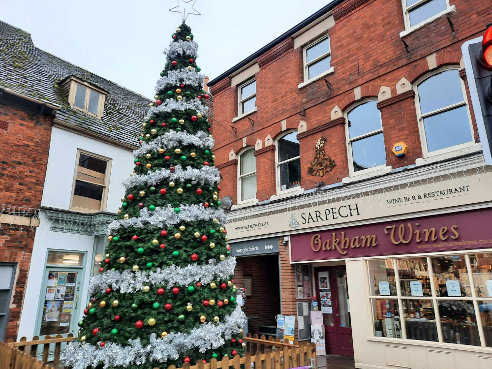 Head to Oakham town centre for tonight's festive Late Night Shopping event. Image credit: Nub News. 