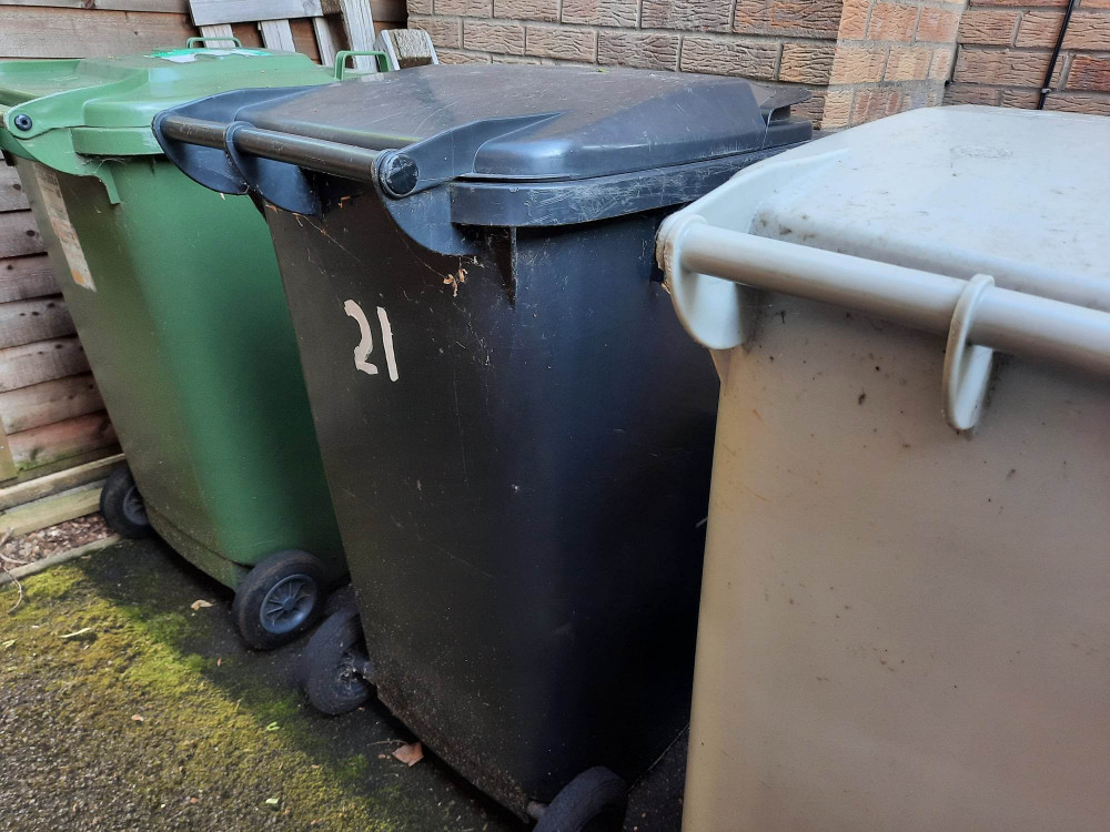 Bin collections will take place earlier in Rutland as the weather remains hot, so don't miss your local collection team! Image credit: Nub News. 