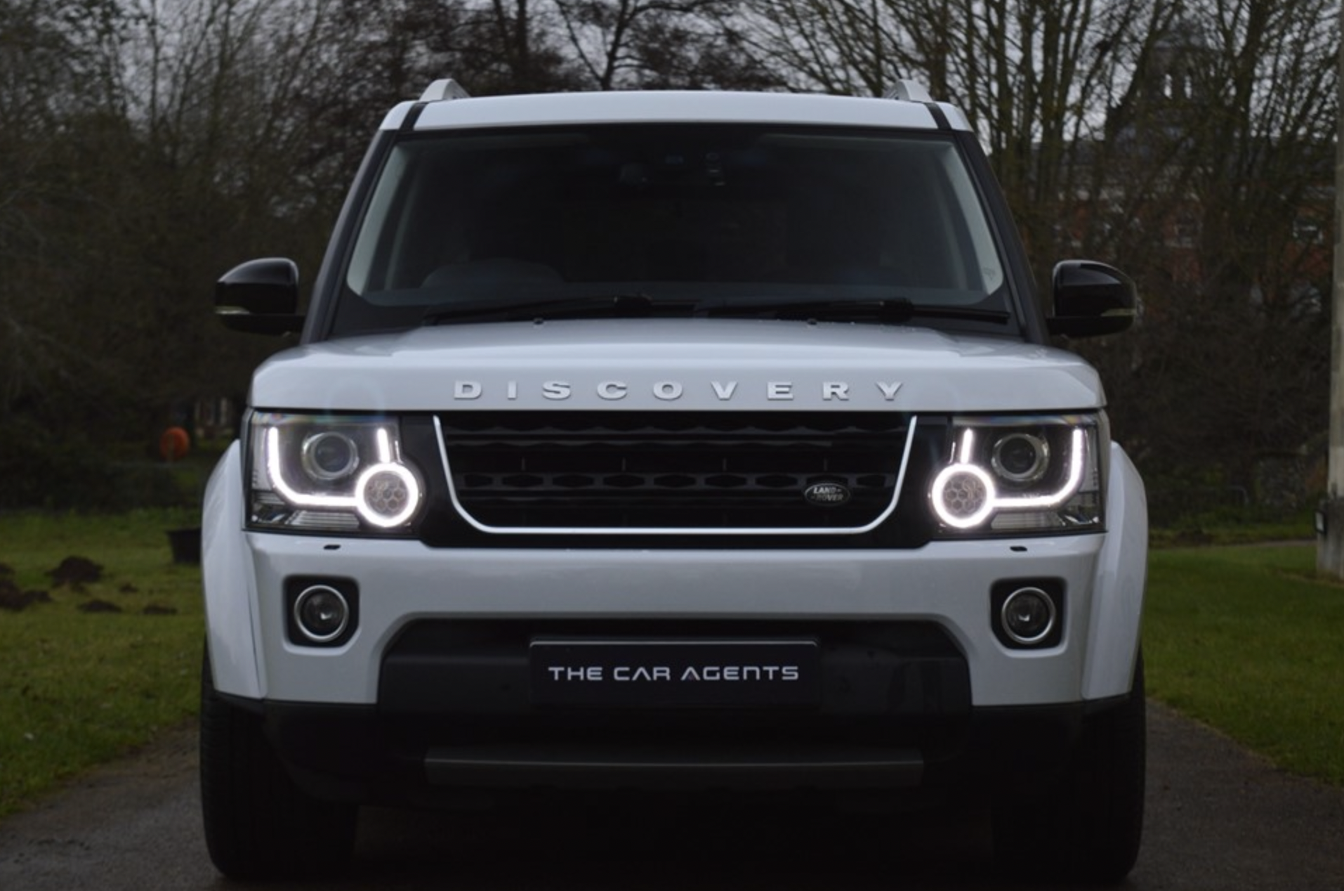 Hitchin Nub News' Car of the Week at The Car Agents: Land Rover Discovery SDV6 Landmark