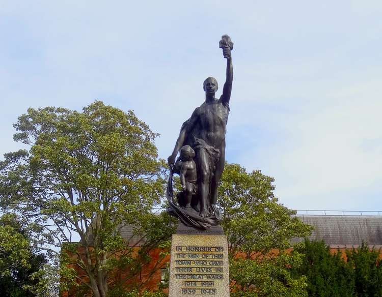 Kingston's War Memorial (Image: Jonathan Cardy, CC BY-SA 4.0)