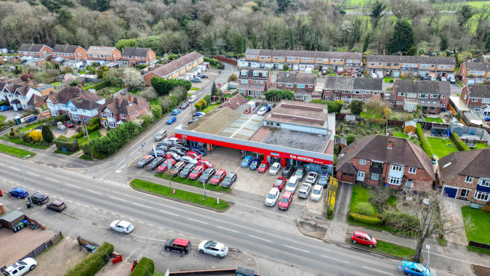 The Stratford Road showroom is still on the market with property agent Bromwich Hardy (image supplied)