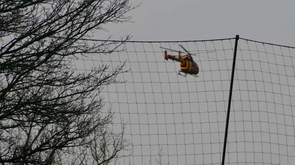 Essex & Herts air ambulance landing in Hadleigh (Picture: Nub News)