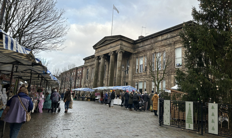 Macclesfield town centre buzzing with activity at the recent Twilight Market. (Image - Macclesfield Nub News)