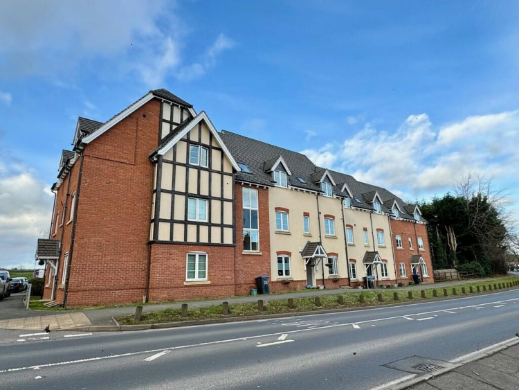 This week we have looked at two-bedroom flat at Laneham Place, currently on the market for £187,000