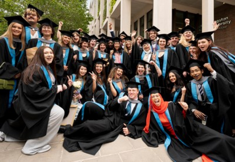 Over 3,000 students to graduate this January. (Photo: Kingston University)