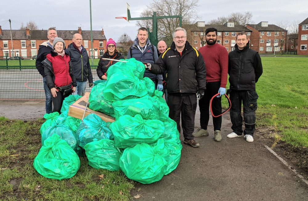 Roger Morris (Conservative), Crewe and Nantwich MP, Dr Kieran Mullan and Crewe St Barnabas councillor, James Pratt (Conservative) tackled Derby Docks alongside local residents on Sunday 21 January (Nub News).