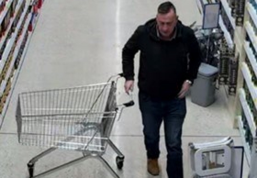 Macclesfield: Do you recognise this man? (Image - Cheshire Police / Macclesfield Police) 