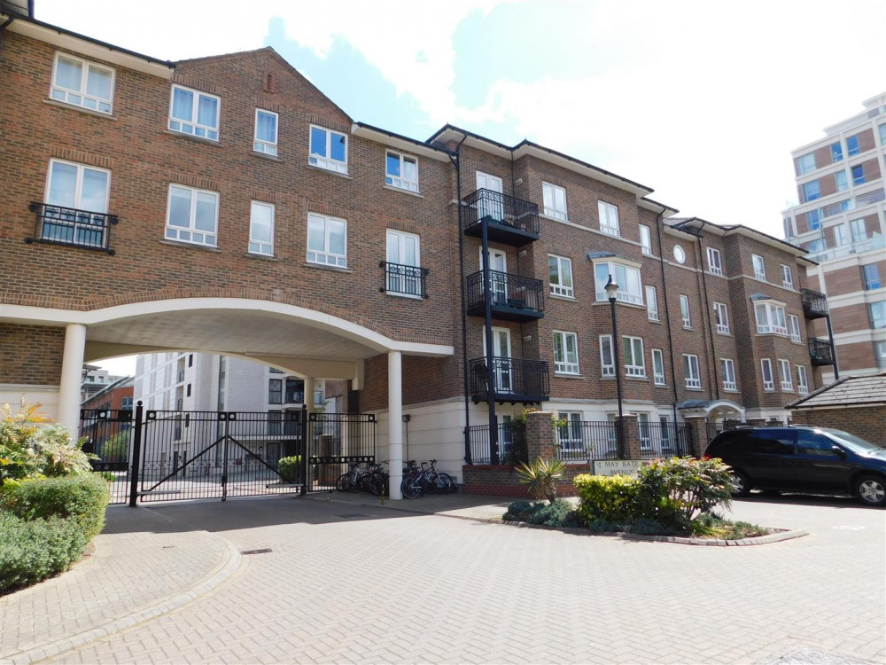 This week (February 1), we are showcasing a two-bedroom, two-bathroom apartment in May Bate Avenue, Kingston, up for sale at £650,000. (Photo: Saxon Kingston)