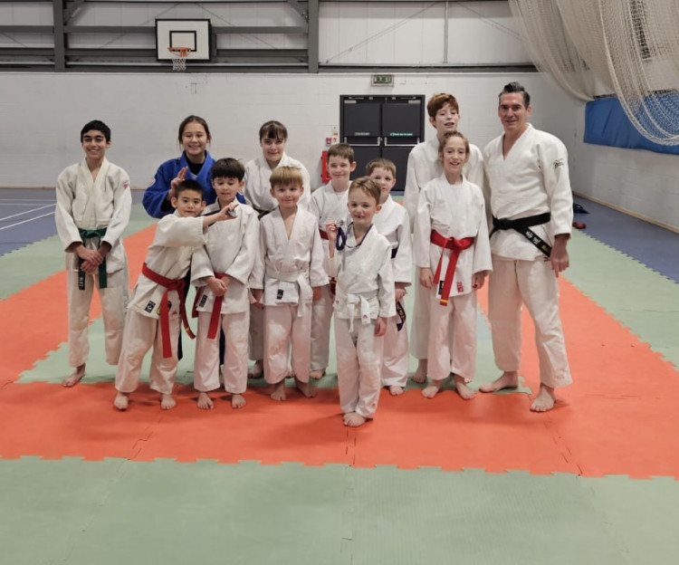 Hugely-respected Sensei Steve Crowley with talented youngsters from Stotfold Judo Club. CREDIT: Stotfold Judo Club Facebook 
