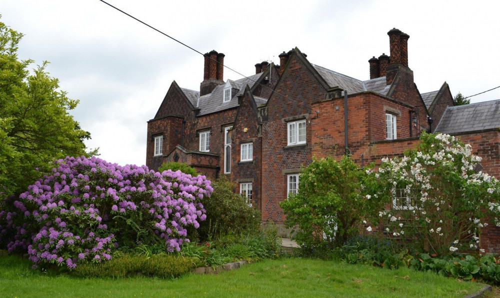 This property has a rental fee of £700 per calendar month. (Photos: Stephenson Browne) 