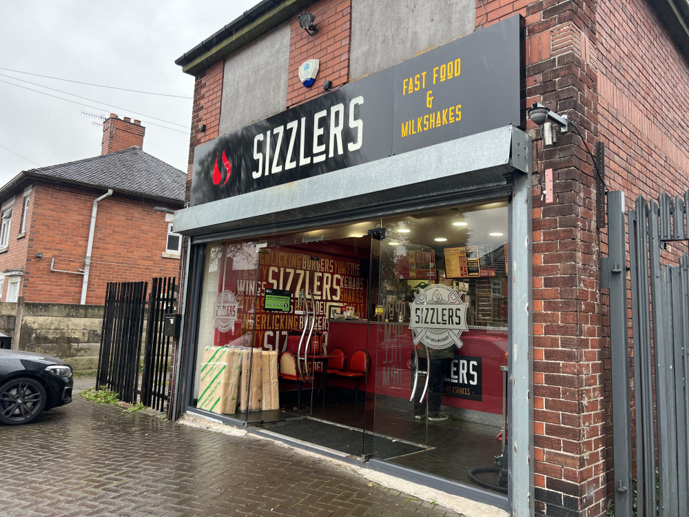 Arfan Mohammed, owner of Sizzers Fast Food in Abbey Hulton, is donating food to community groups across Stoke-on-Trent (Nub News).