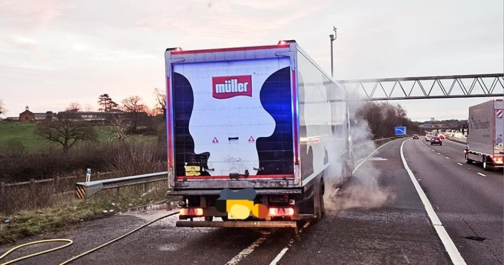 The lorry was on the M40’s hard shoulder (image via Henley Fire Station)