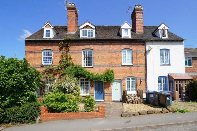 This week we have looked at a three-bedroom cottage at Mill End, Kenilworth, currently available for £375,000