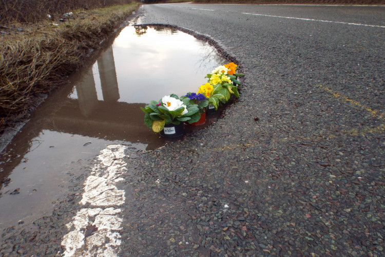 Pot holes plague Suffolk roads (Picture: Nub News)