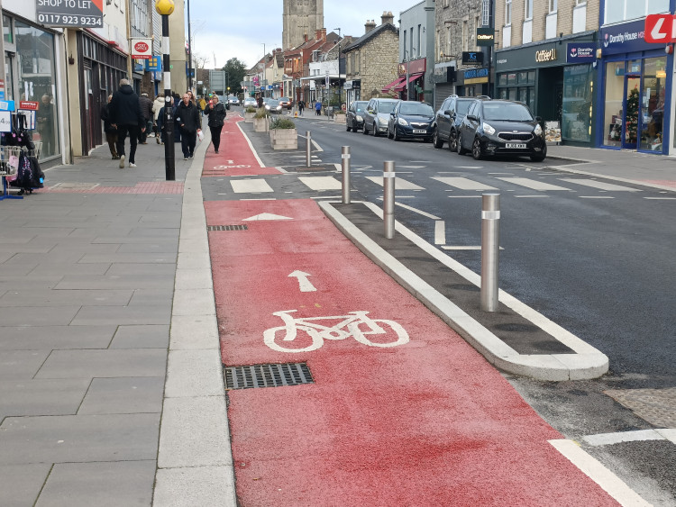The red-painted cycle lane on Keynsham High Street, image : John Wimperis 