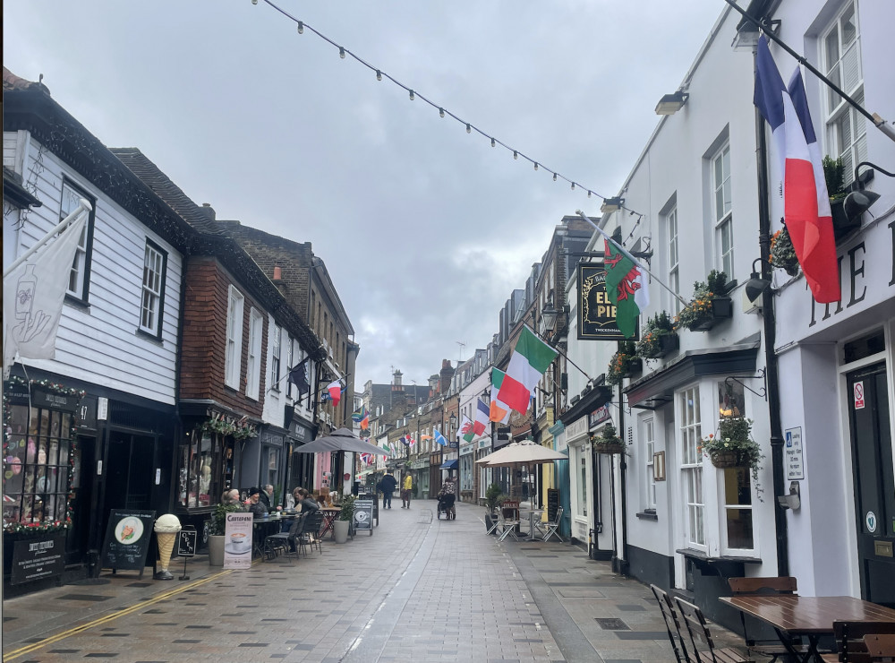 What's on in Twickenham this weekend: Live music at The Wharf, Activities at The Turks Head and Play Works. (Photo Credit: Heather Nicholls).