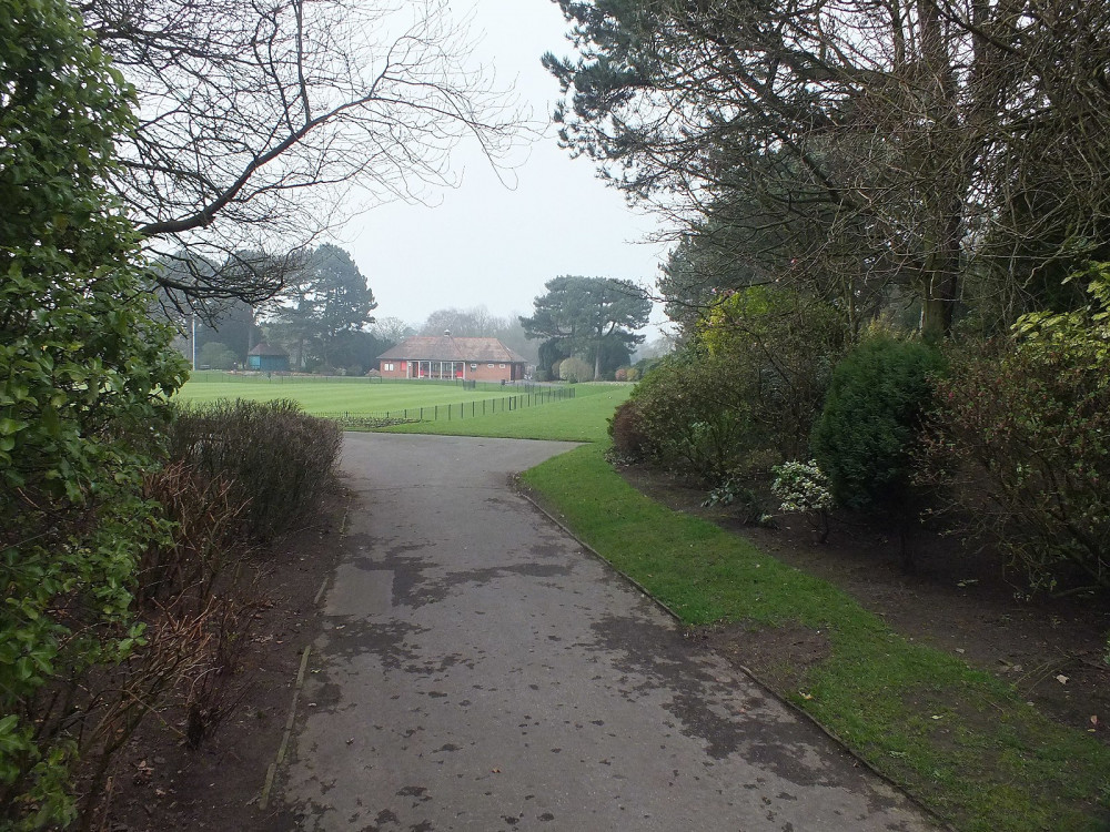 The West Park Café in Macclesfield has shut down. (Image - CC 3.0 https://commons.wikimedia.org/wiki/File:Macclesfield_1568_West_Park.JPG Clem Rutter, Rochester, Kent Unchanged)