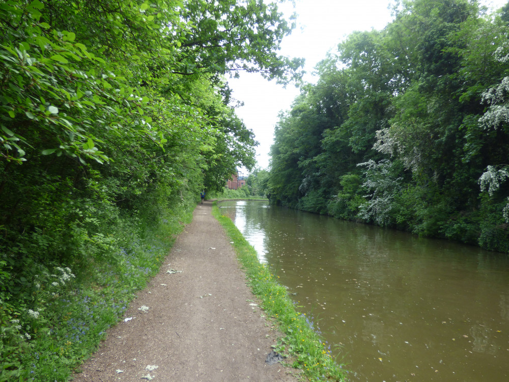 Police were called to the Grand Union Canal by Old Warwick Road (image by Elliot Brown)