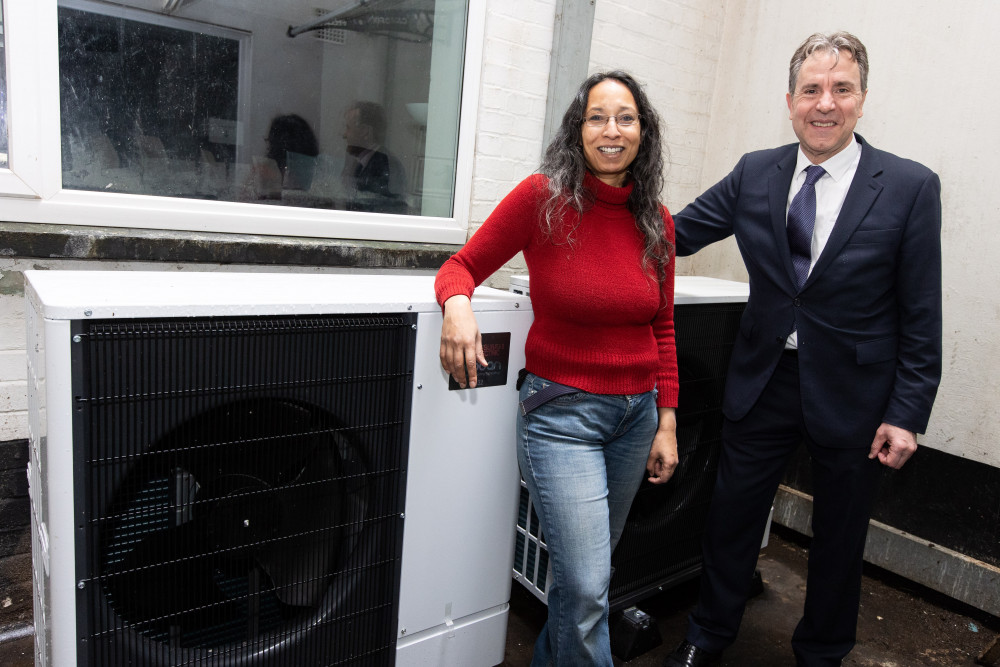 Mayor Dan Norris and Jaya Chakrabarti with Nameless Media's new heat pump image WECA