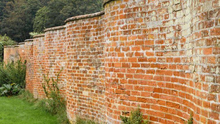 RHS' 18th century Crinkle Crankle wall (Picture: Historic England)
