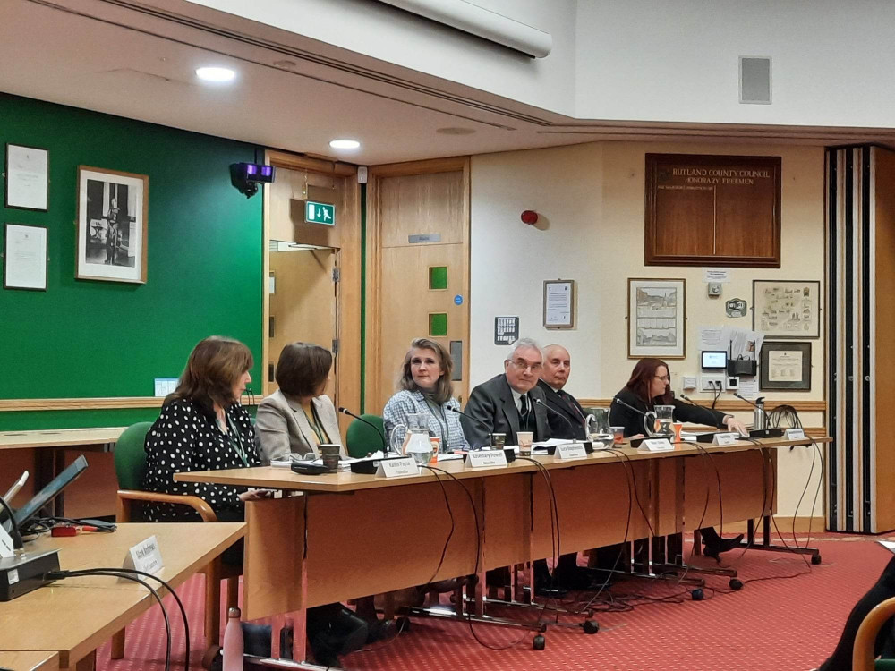 Last year's Cabinet meeting at a busy public session to discuss the future of the leisure centre. Image credit: Nub News. 