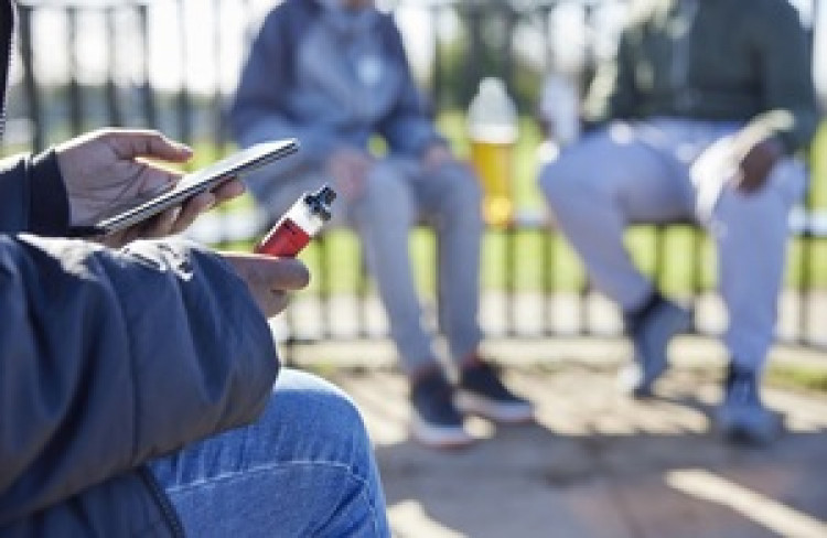 File of people vaping, image supplied