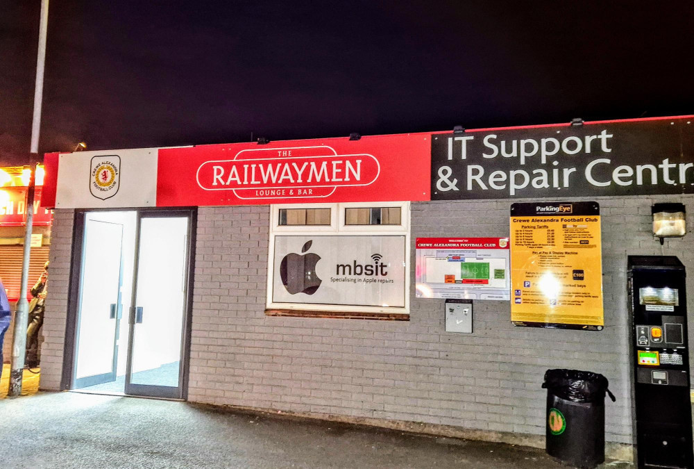 On Saturday 23 March, Cheshire Police received reports of an incident at The Railwaymen Bar and Lounge, Gresty Road (Nub News).