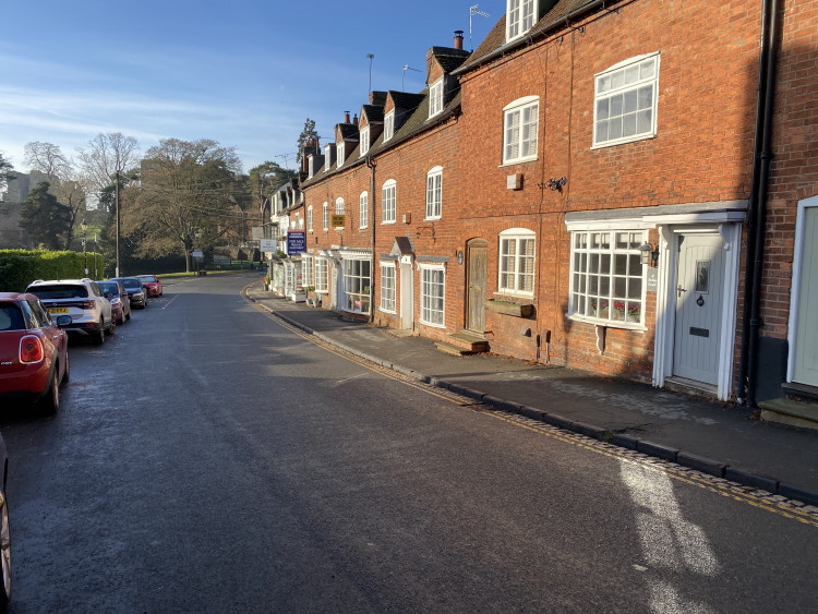 The King's Arms and Castle Hotel is one of 141 listed buildings in Kenilworth