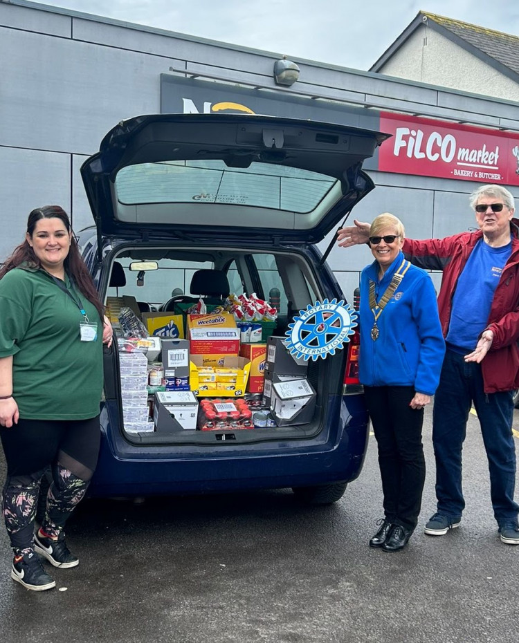 Thats a wrap, first vehicle loaded. Vale Food Bank Emily, President carol and Steve Pearce Cowbridge Rotary Club 