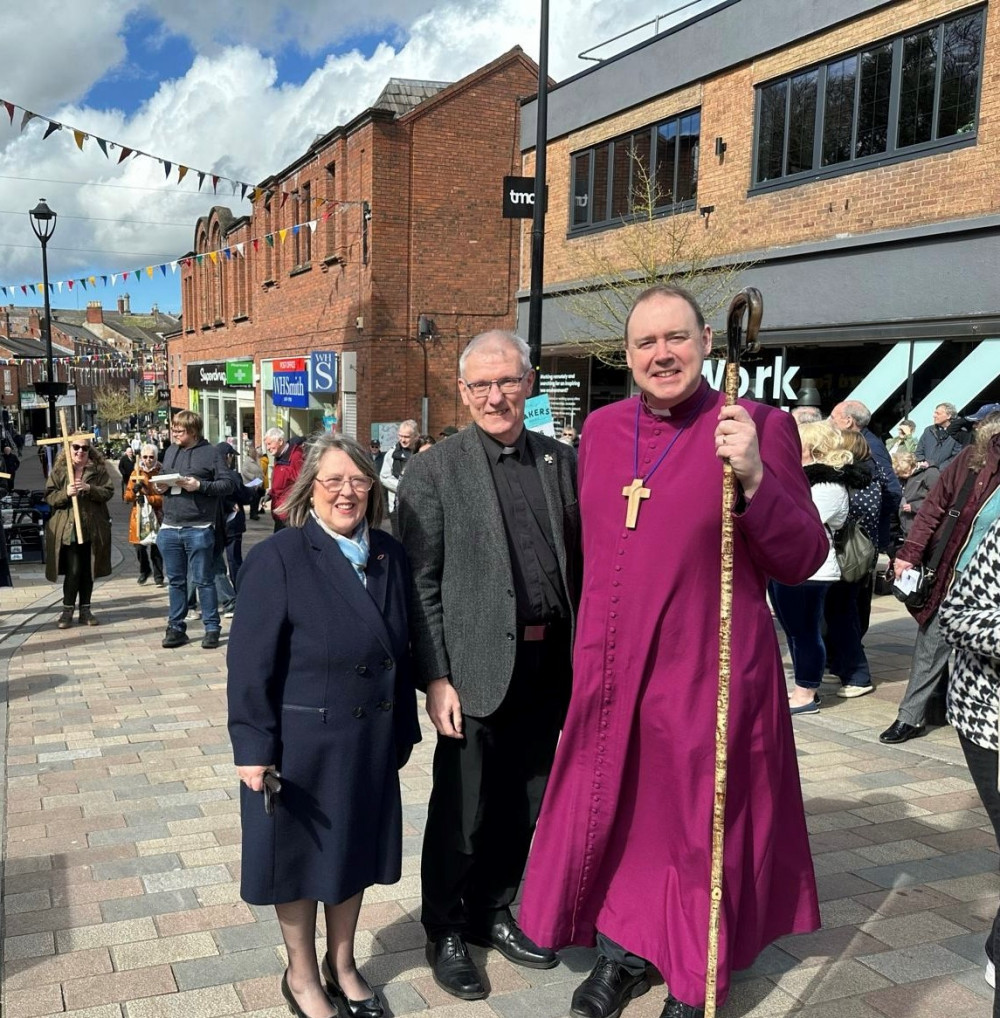 Fiona Bruce MP with Rev Ian Enticott and the Bishop of Stockport. Image credit: MP Fiona Bruce. 