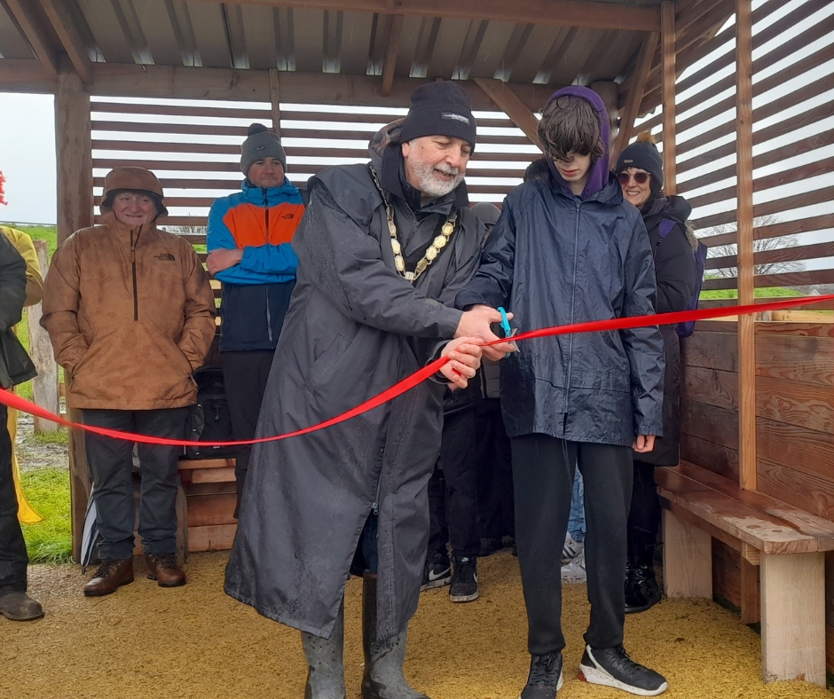 Philip Campagna and Alfie Doman cut the ribbon, image Frome Town Council 