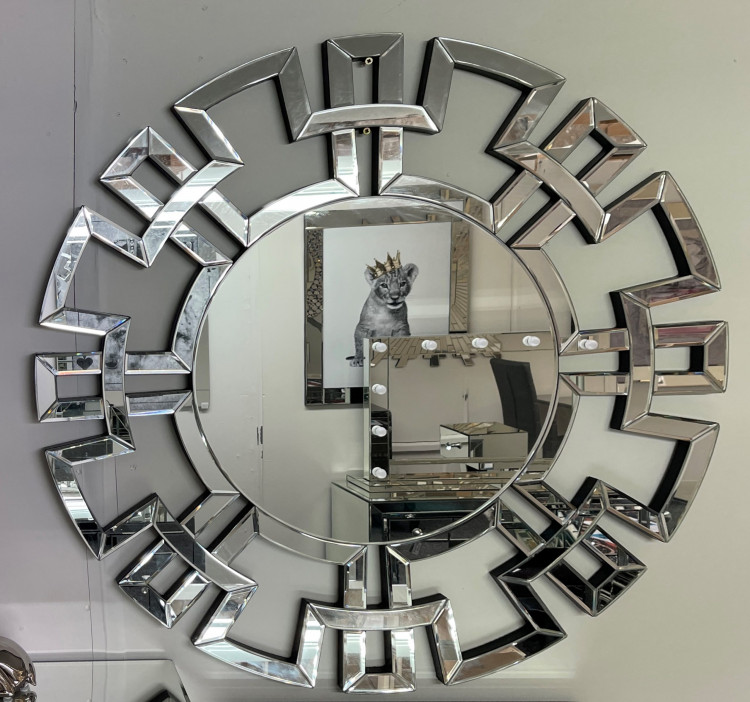 This week we've chosen to feature MiHOME’s stunning selection of mirrors (Photo Credit: MiHOMEUK).