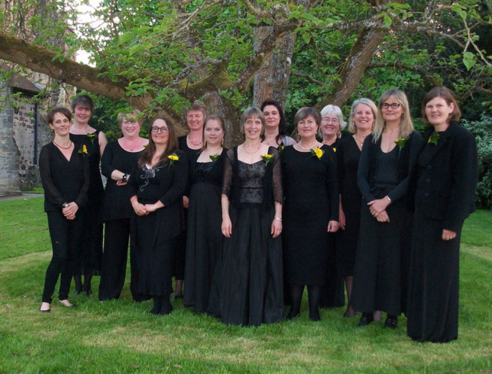 Cantilena is a four-part mixed choir of around 30 voices, whose repertoire seeks to be bold and wide-ranging.