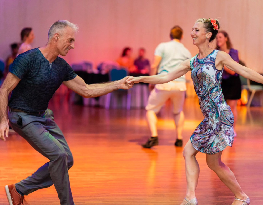 Bic & Simone - Lindy Hop Workshop for Improvers