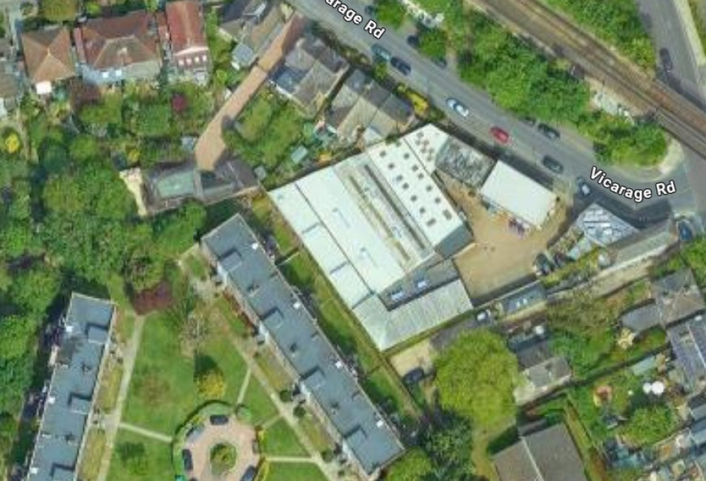 The vacant building sits on a 0.38 acre plot of land on Vicarage Road (image via Google Maps)