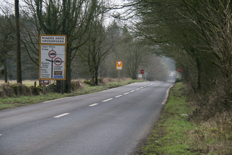 The Miner's Arms Crossroads looking south along the B3134 (Photo: Rileyrob)