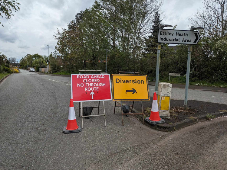Road closure in Ettiley Heath while Scottish Power carry out work. (Photo: Nub News)