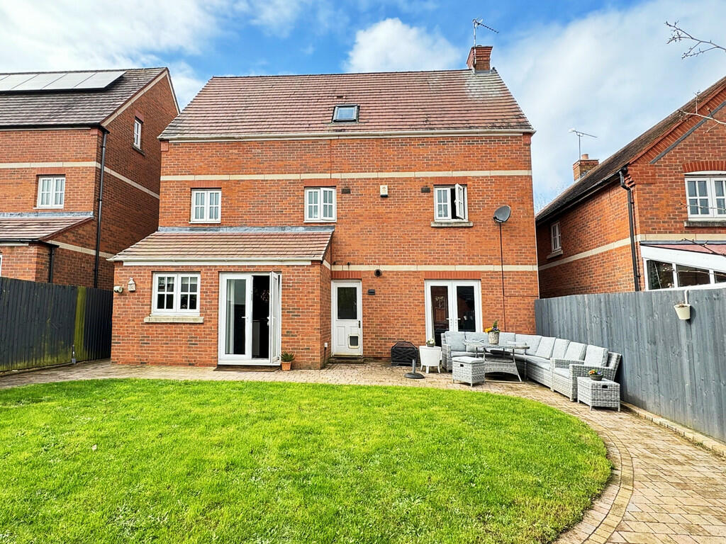 This week we have looked at a five-bedroom home on Fennyland Lane in Kenilworth