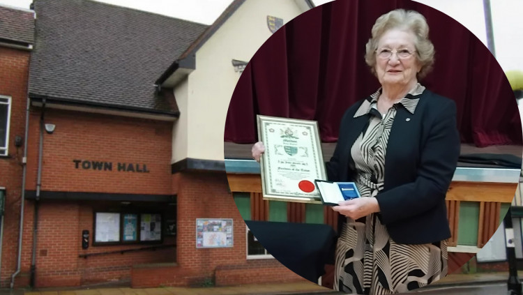 Judy Smith and her award. (Photos: Chloe Brewster and Maldon Town Council)