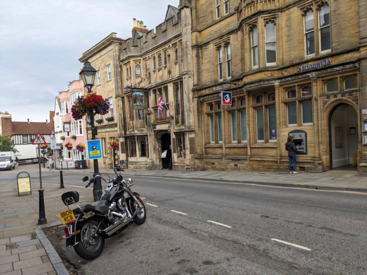 Glastonbury High Street (LL/Nub) 