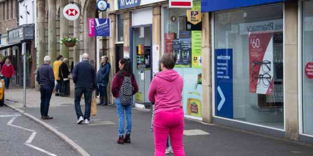 Oakham shoppers