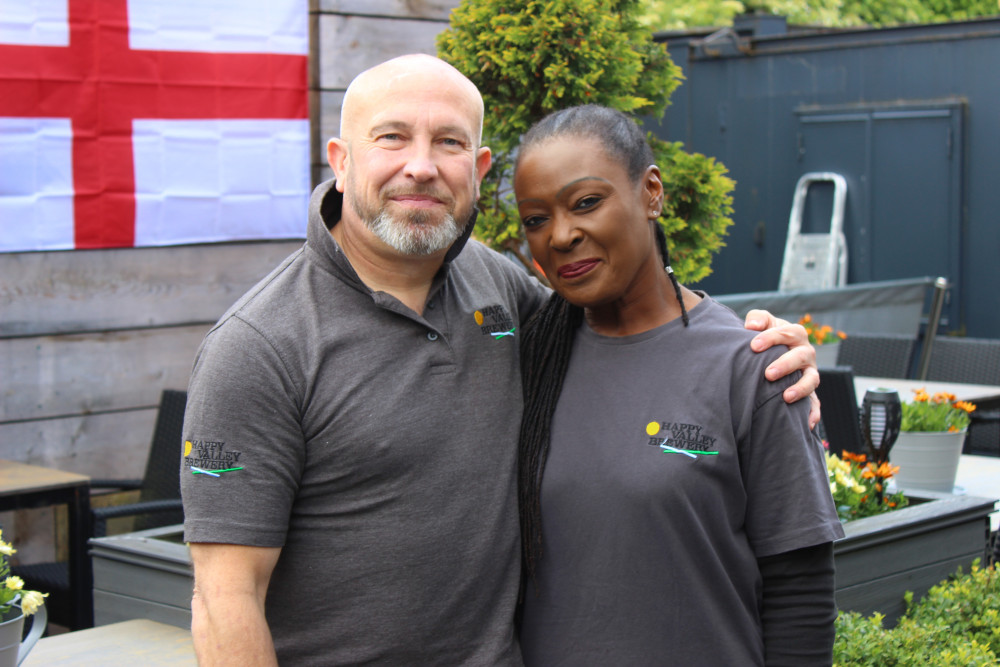 Let's all give a big welcome to Phill McCrea and Sonia de la Moitié at Happy Valley Tap and Pizza! (Image - Macclesfield Nub News)