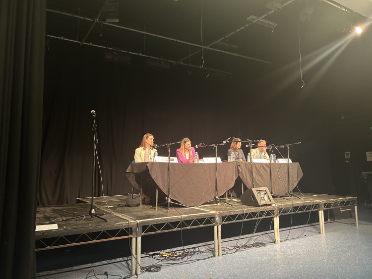 Grey Court School hosts the first hustings of the campaign for Richmond residents to hear their candidates (credit: Charlotte Lillywhite/LDRS).